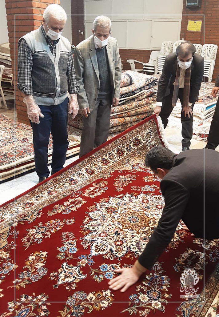 جلسه ارزیابی و قیمت‌گذاری فرش دستباف در شرکت سهامی فرش ایران با حضور کارشناسان خبره